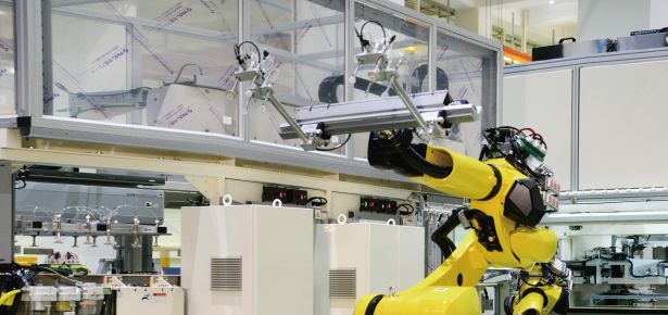 車載ディスプレイパネルのインテリジェントな生産自動化